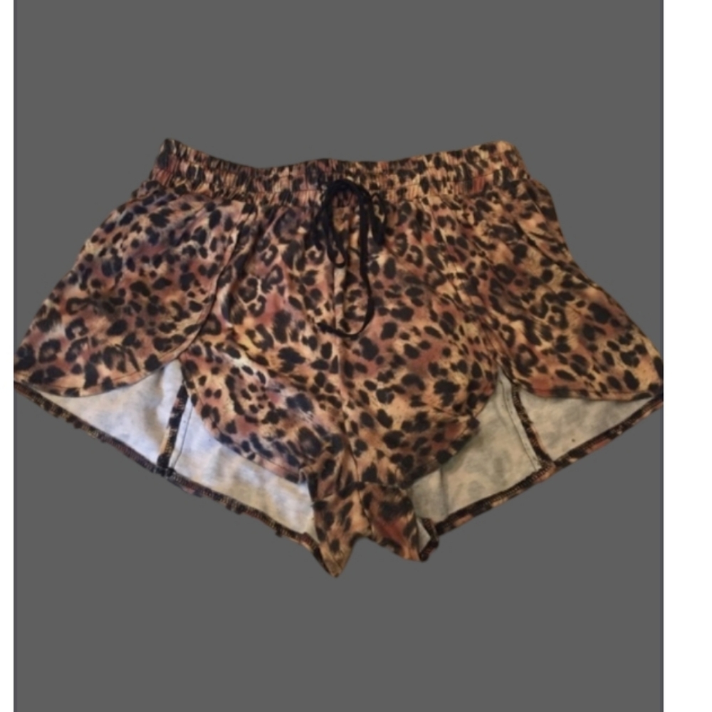 MINKPINK LEOPARD SHORTS‎ BUTTER SOFT NORDSTROM BRAND SIZE M